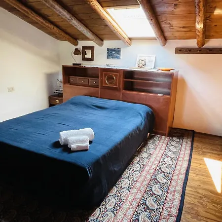 Cozy Wooden Attic With Panoramic Views Apartment
